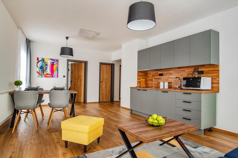 Others 5, Hotel Mamut, Poprad