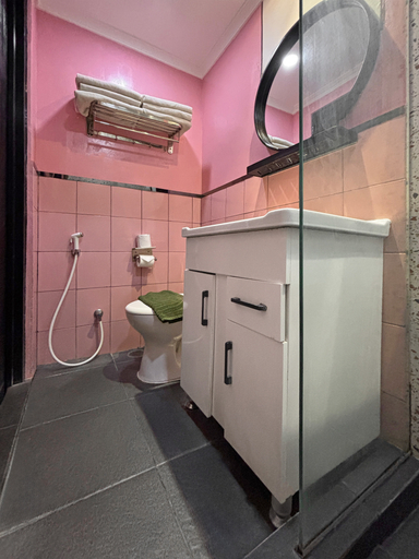 Bathroom 10