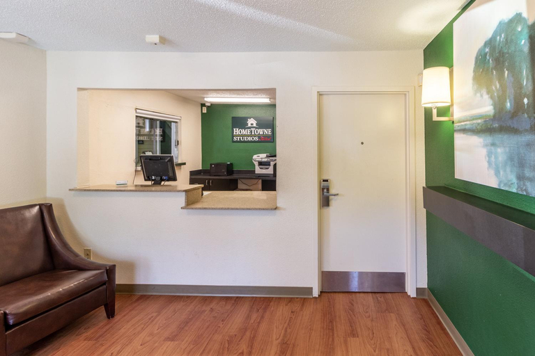 Public Area 2, HomeTowne Studios by Red Roof Houston - Northwest, Houston