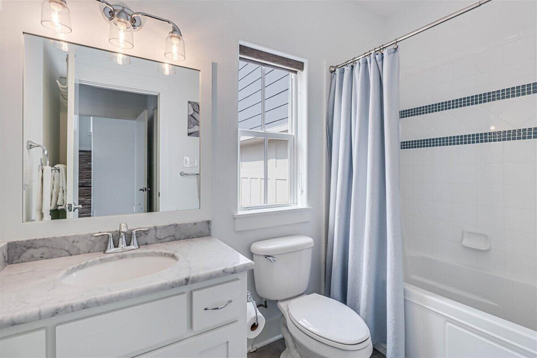 Bathroom 4, Beyond Paradise 119 SE, Nueces