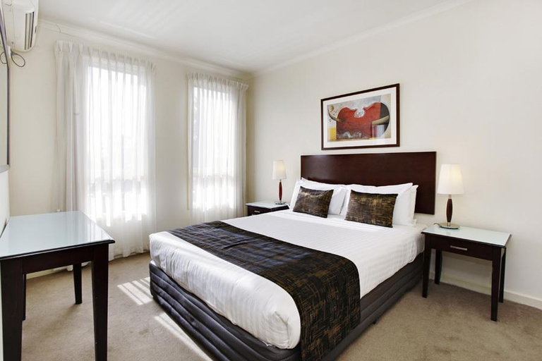 Bedroom 3, Comfort Apartments Royal Gardens, Melbourne