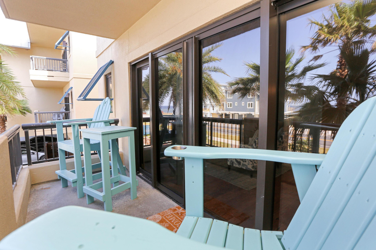 Terrace/patio, Club at Mexico Beach 1G Red Fish Blue Fish, Bay