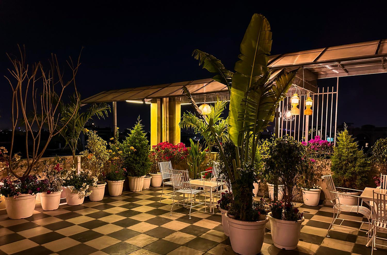 Food & Drinks 4, Aarna House, Jaipur