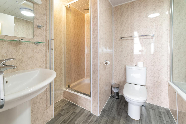 Bathroom 2, Somerset Hotel, Conwy