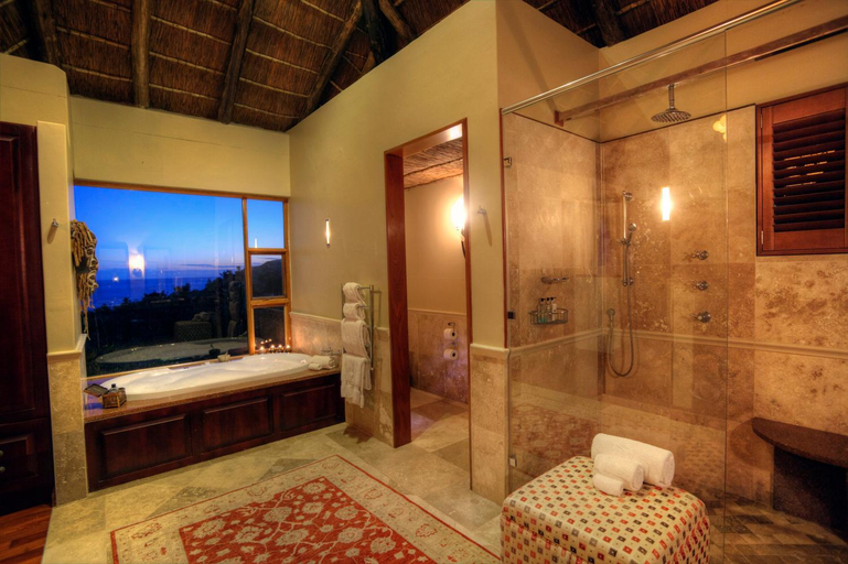 Bathroom 5, Oceana Beach & Wildlife Reserve, Cacadu