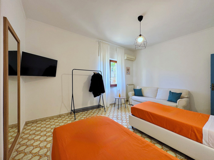 Bedroom 3, YourHome - Casa Gennarì, Napoli