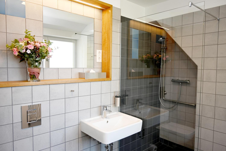 Bathroom 3, Hotel Brandenburger Dom, Brandenburg an der Havel