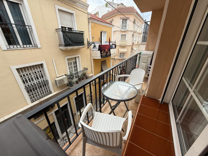 Room 2, Apartamento 3 Dormitorios Centro DE LA Ciudad, Málaga