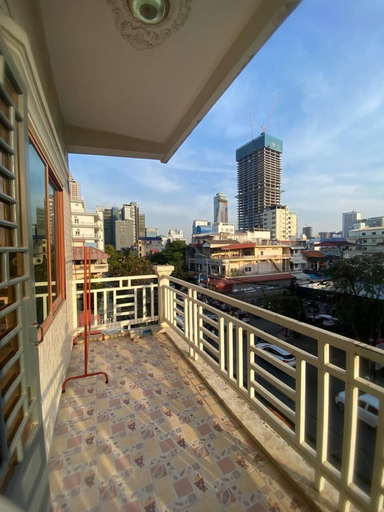 Others 4, The Moonvine on 360, Phnom Penh