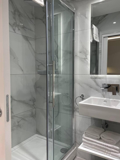 Bathroom 4, NOX Kensington, London