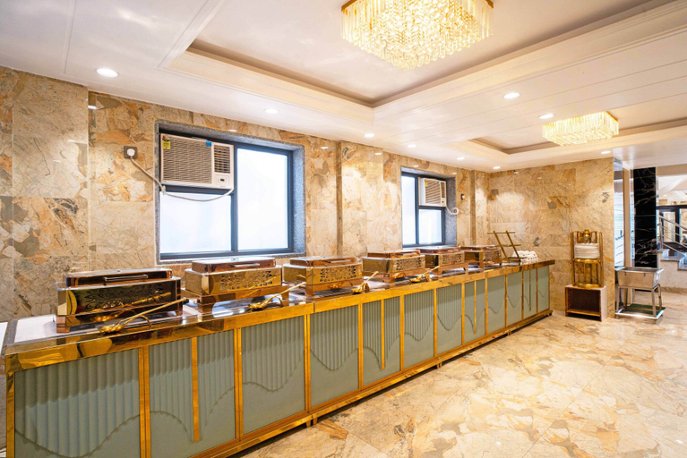 Food & Drinks 3, Treebo Royal Grand, Sector 71, Gautam Buddha Nagar