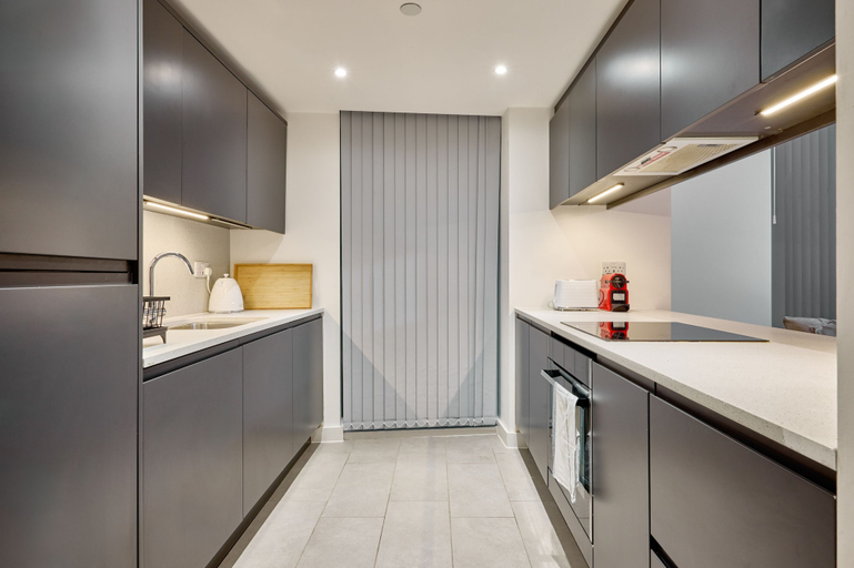 Room 4, Chic Two-bedroom Haven, Manchester