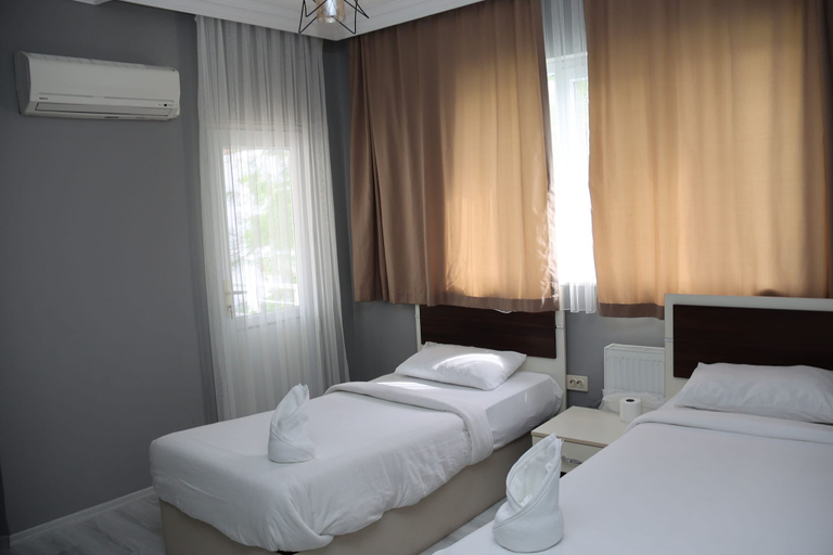 Bedroom 4, Grand Koru Otel Beach, Çınarcık