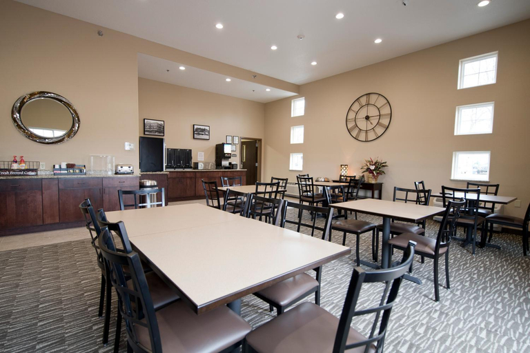 Food & Drinks 3, Cornerstone Inn & Suites Oelwein, Fayette
