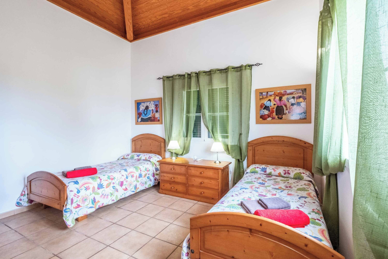 Others 4, Villa Alaris, Baleares