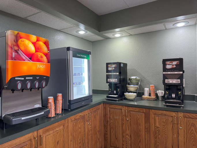 Food & Drinks 5, Quality Inn Mason Near Kings Island, Warren