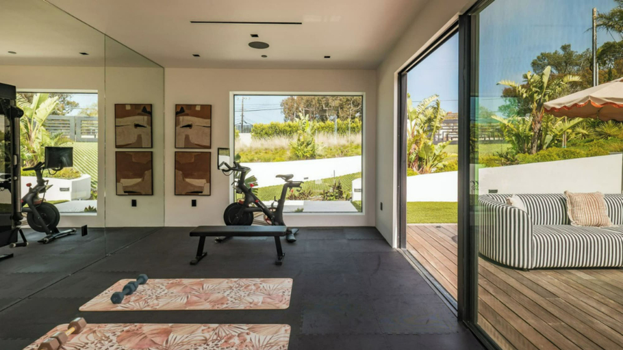 Others 5, The Dume Legacy, Los Angeles