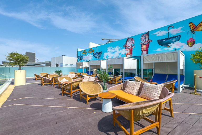 Food & Drinks 5, Sea view I Beach access I Pool with bar, Dubai