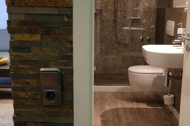 Bathroom 3, Hotel Brunnenhof International, Region Hannover
