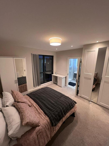 Room 2, 3br-3bath-central London-parking-petsok-fireplace, London