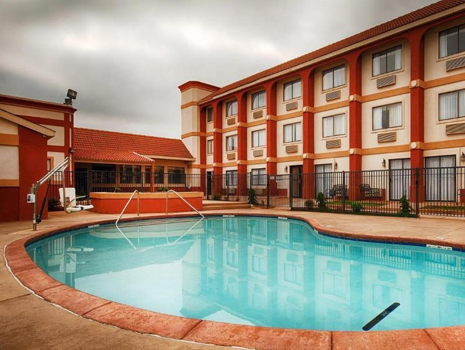 Sport & Beauty, Coratel Inn & Suites by Jasper Santa Fe OKC, Oklahoma