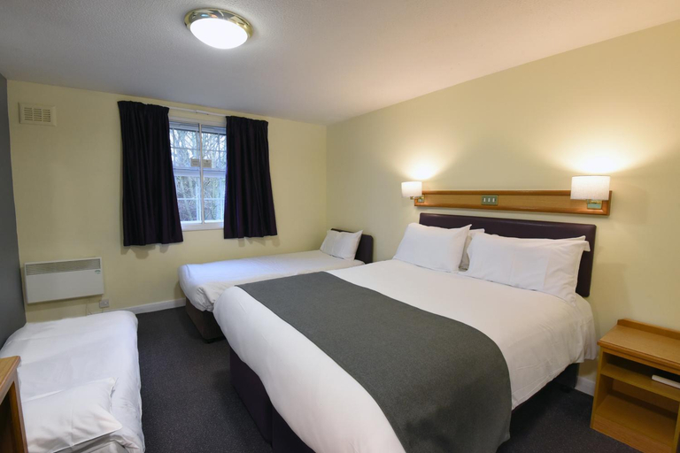 Bedroom 3, The Mount by Greene King Inns, Wigan