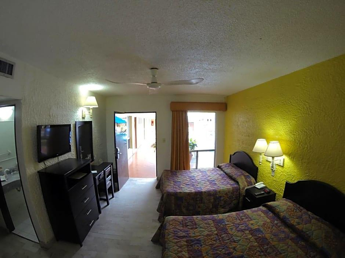 Bedroom 3, Azteca Inn, Mazatlán