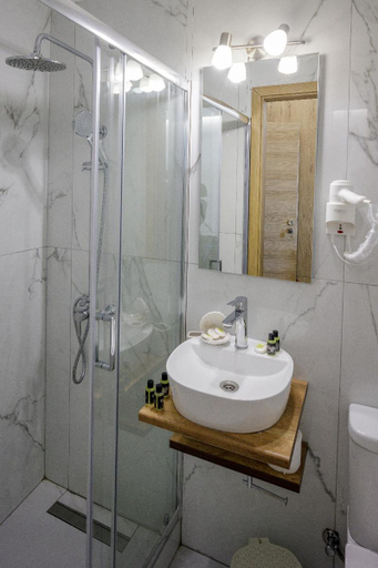 Bathroom 3, Seaside Gouves, Crete