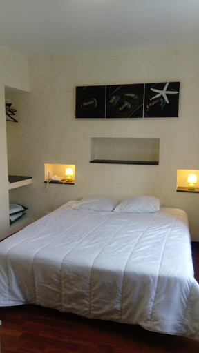 Bedroom 3, HOTEL L'AMERIVIERE***, Ardennes