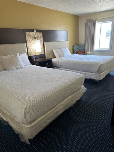 Bedroom 3, The White House Inn, Brown