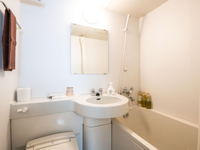 Bathroom 5, Kugani-YA., Kin