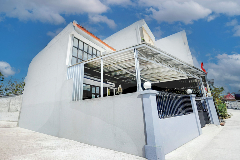 Exterior & Views 2, Hotel O MIOXIO Syariah Kost, Ponorogo