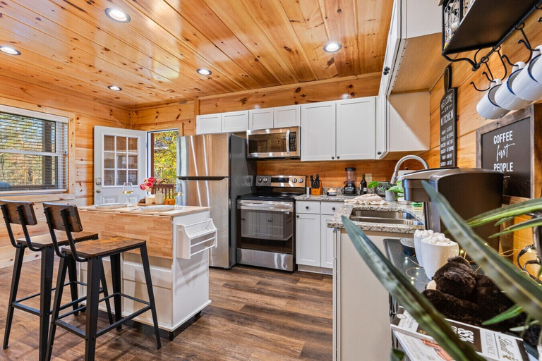 Others 5, Moonlight Haven by Ghosal Luxury Lodging, Sevier