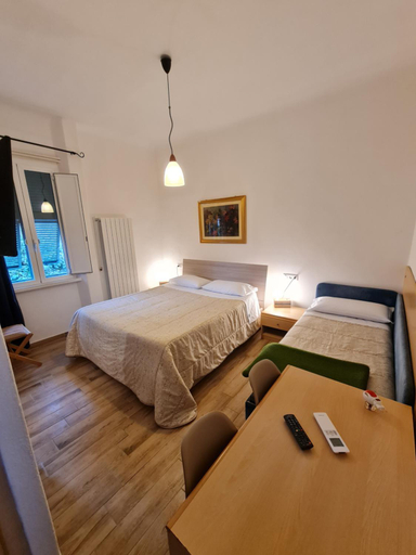 Bedroom 2, Albergo Genio, La Spezia