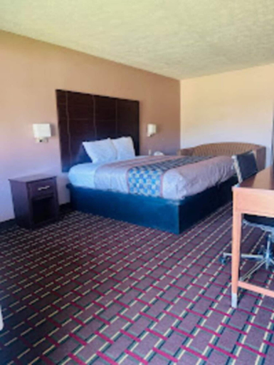 Others 5, GOVERNORS INN, Cleveland