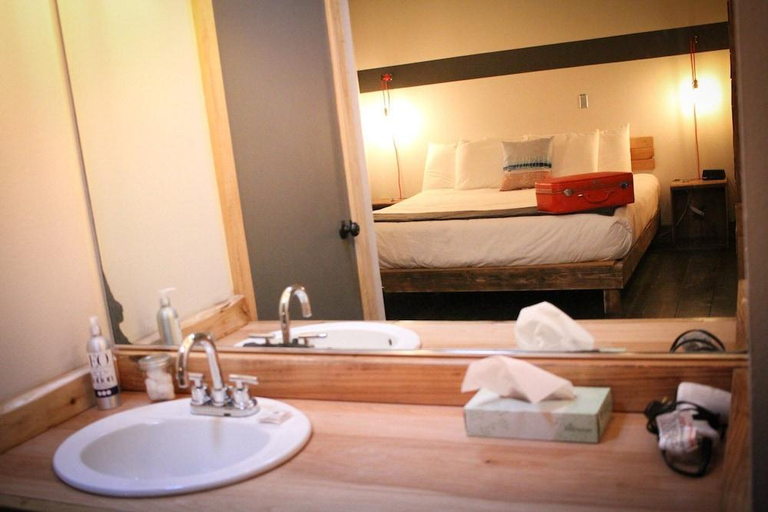 Bathroom 4, Ashore Hotel, Clatsop