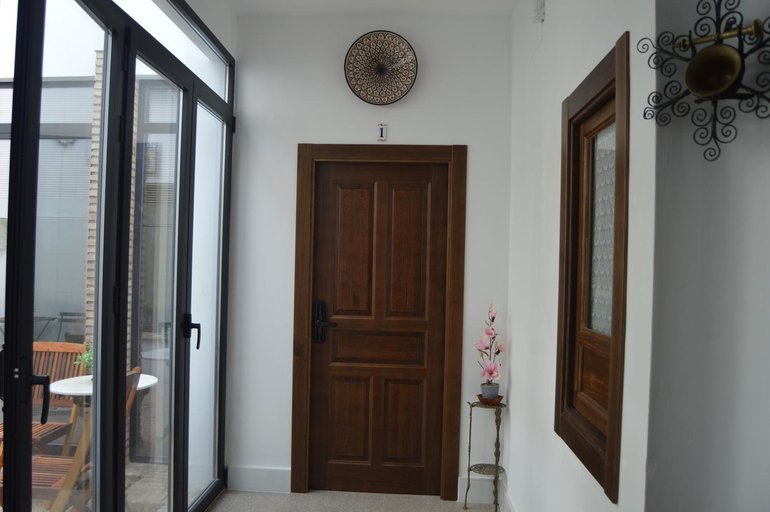 Public Area 3, apartamentos plazuela arco el portillo, Córdoba