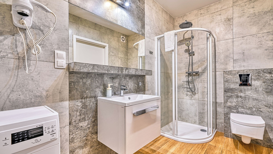 Bathroom 3, Apartamenty Sun & Snow Bawaria II, Jelenia Góra