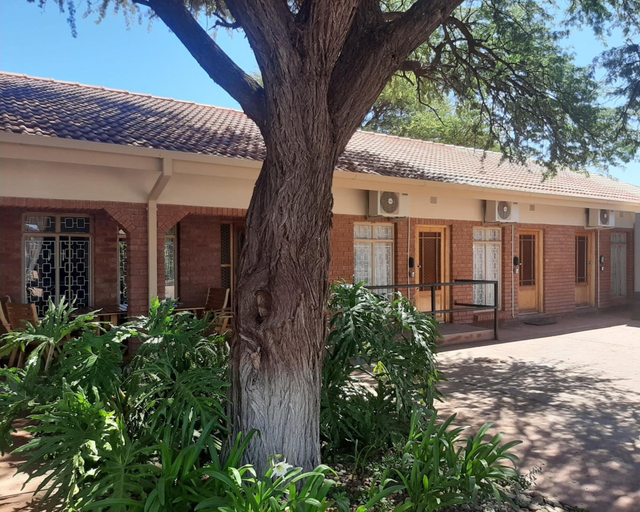 Exterior & Views 2, Acacia Guesthouse, John Taolo Gaetsewe