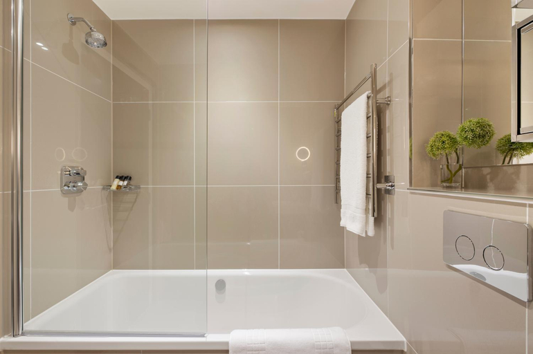 Bathroom 4, The Chronicle by Supercity Aparthotels, London