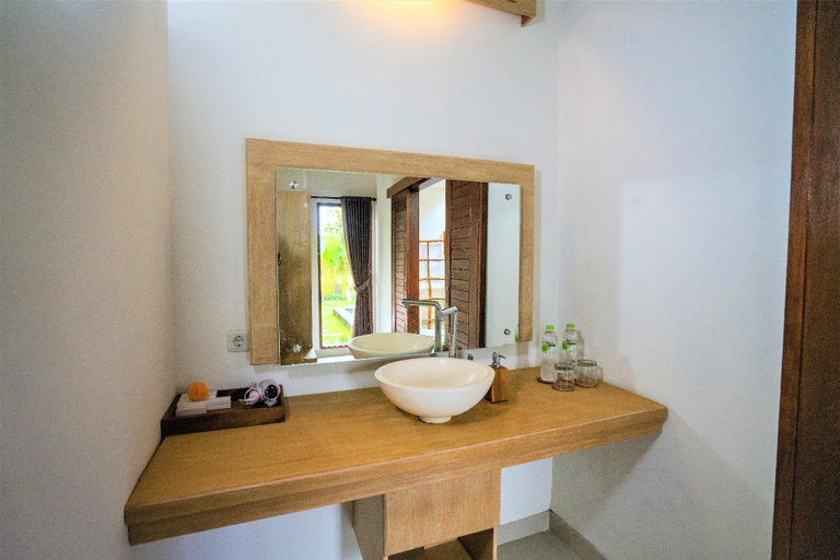 Bathroom 18