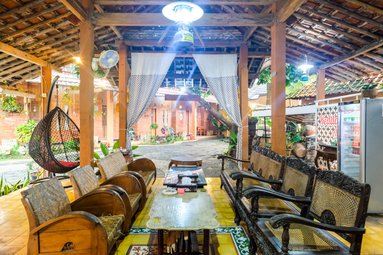 Food & Drinks 5, RedDoorz Syariah near Akmil Magelang, Magelang
