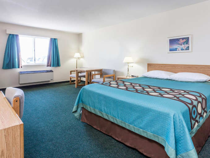 Bedroom 3, Super 8 by Wyndham Moose Jaw SK, Division No. 7