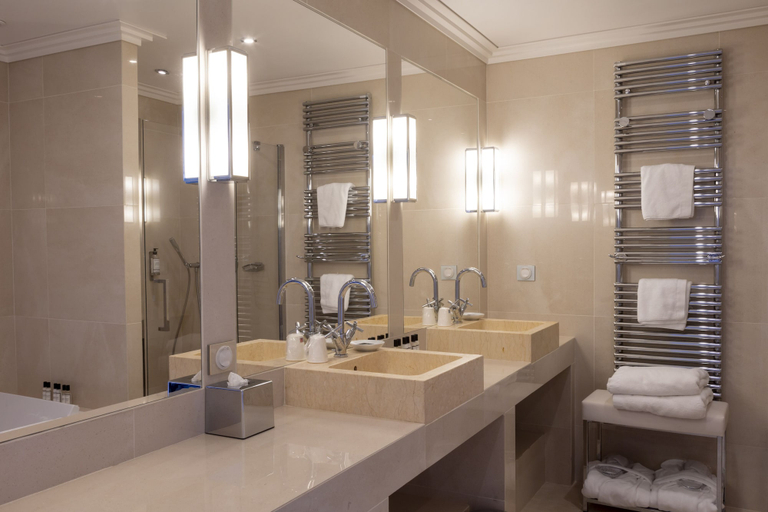 Bathroom 5, Hotel Les Mouettes, Corse-du-Sud