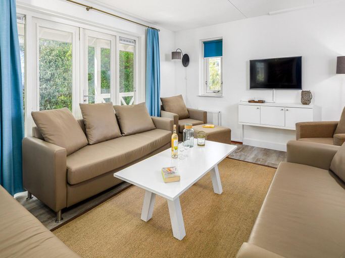 Others 4, Villa in Hellevoetsluis near North Sea Beach, Hellevoetsluis