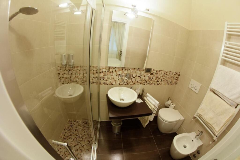 Bathroom 5, Casa Bolognetti, Bologna