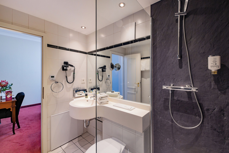 Bathroom 5, Hotel Kaiserhof, Eisenach