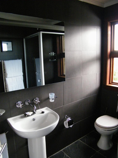 Bathroom 2, African Violet Guest Suites, City of Cape Town