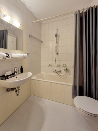 Bathroom 3, Hotel Cafe Schachener Hof Lindau, Lindau (Bodensee)