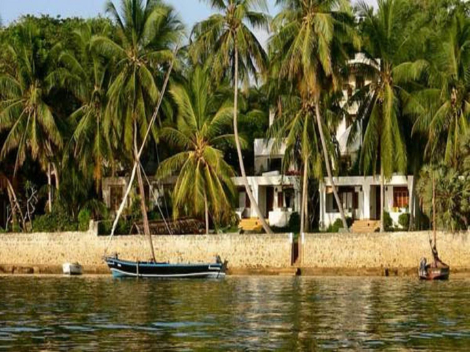 Others 4, Jannataan Hotel, Lamu West